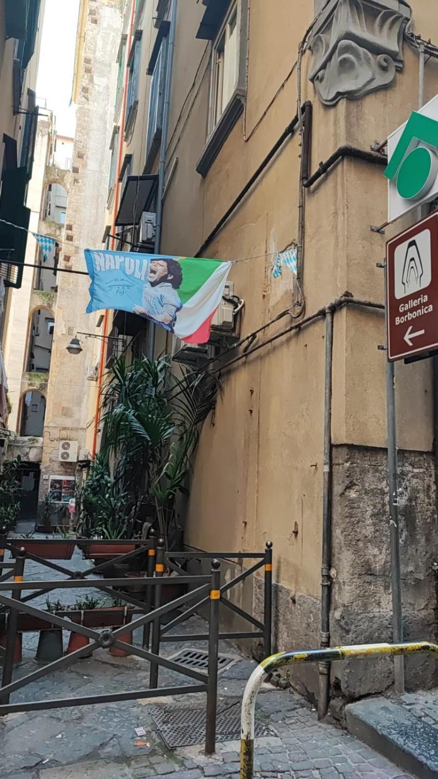La Chicca Appartamento Intero Nei Quartieri Spagnoli Napoli Eksteriør billede