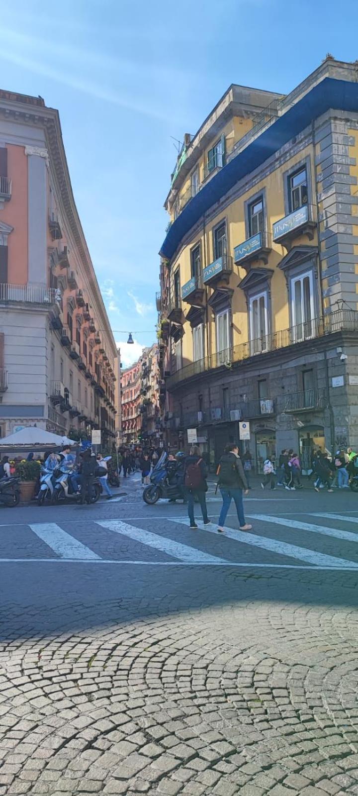 La Chicca Appartamento Intero Nei Quartieri Spagnoli Napoli Eksteriør billede