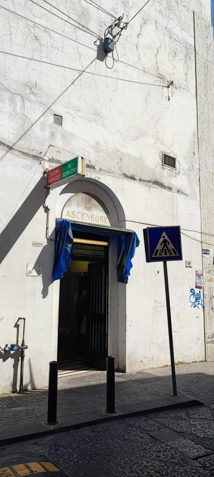 La Chicca Appartamento Intero Nei Quartieri Spagnoli Napoli Eksteriør billede